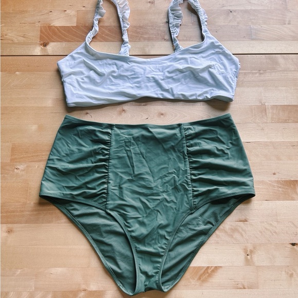 aerie Other - Aerie White and Green Bikini 🐚